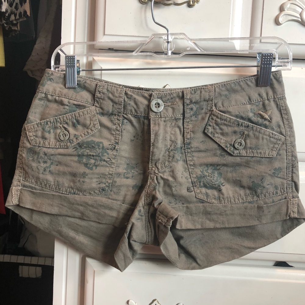 Grane linen cuffed shorts